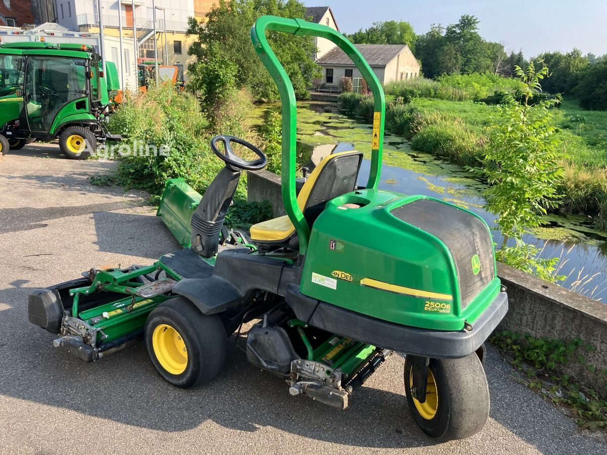 2011 John Deere GREENMÄHER 250 Garden - Lawn Tractor for sale — view 2