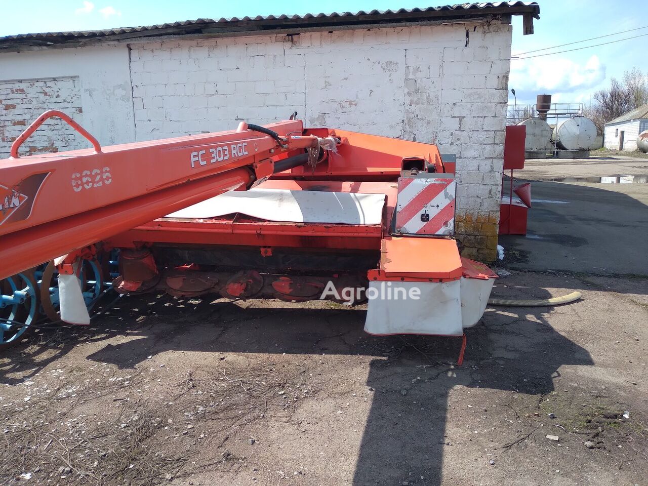 2013 Kuhn 303 RGC Hay - Mower for sale — view 2