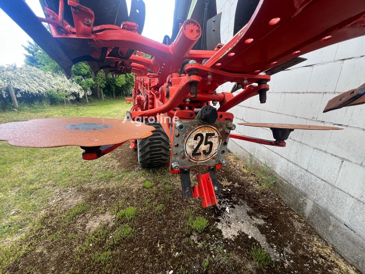 2017 Kuhn Vari - Leader Tillage - Plough for sale — view 3