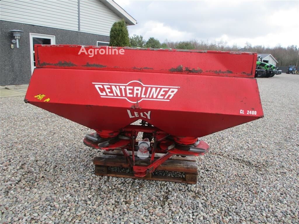 Lely CL 2400 Spreader - Self Propelled for sale — view 3