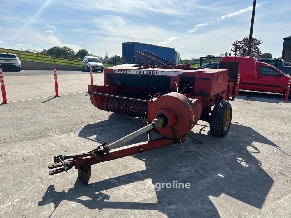 1999 Massey Ferguson 128 Hay - Square Baler for sale — view 2