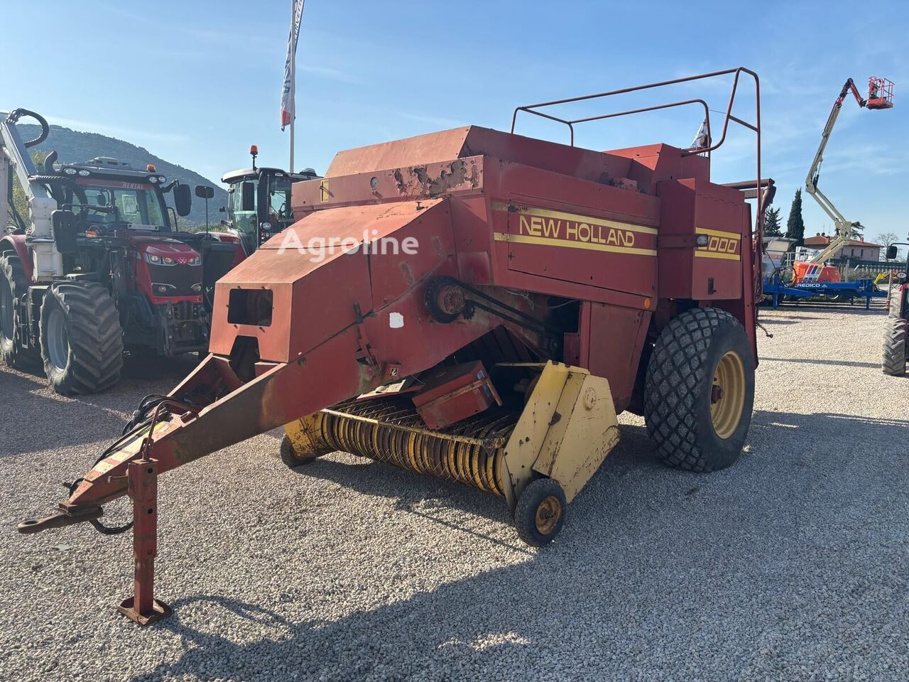 1991 New Holland Bigballer 2000 Hay - Square Baler for sale — view 3