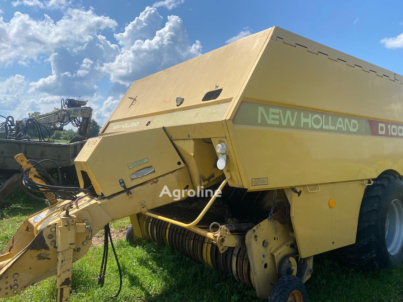 1994 New Holland D 1000 Hay - Square Baler for sale — view 2