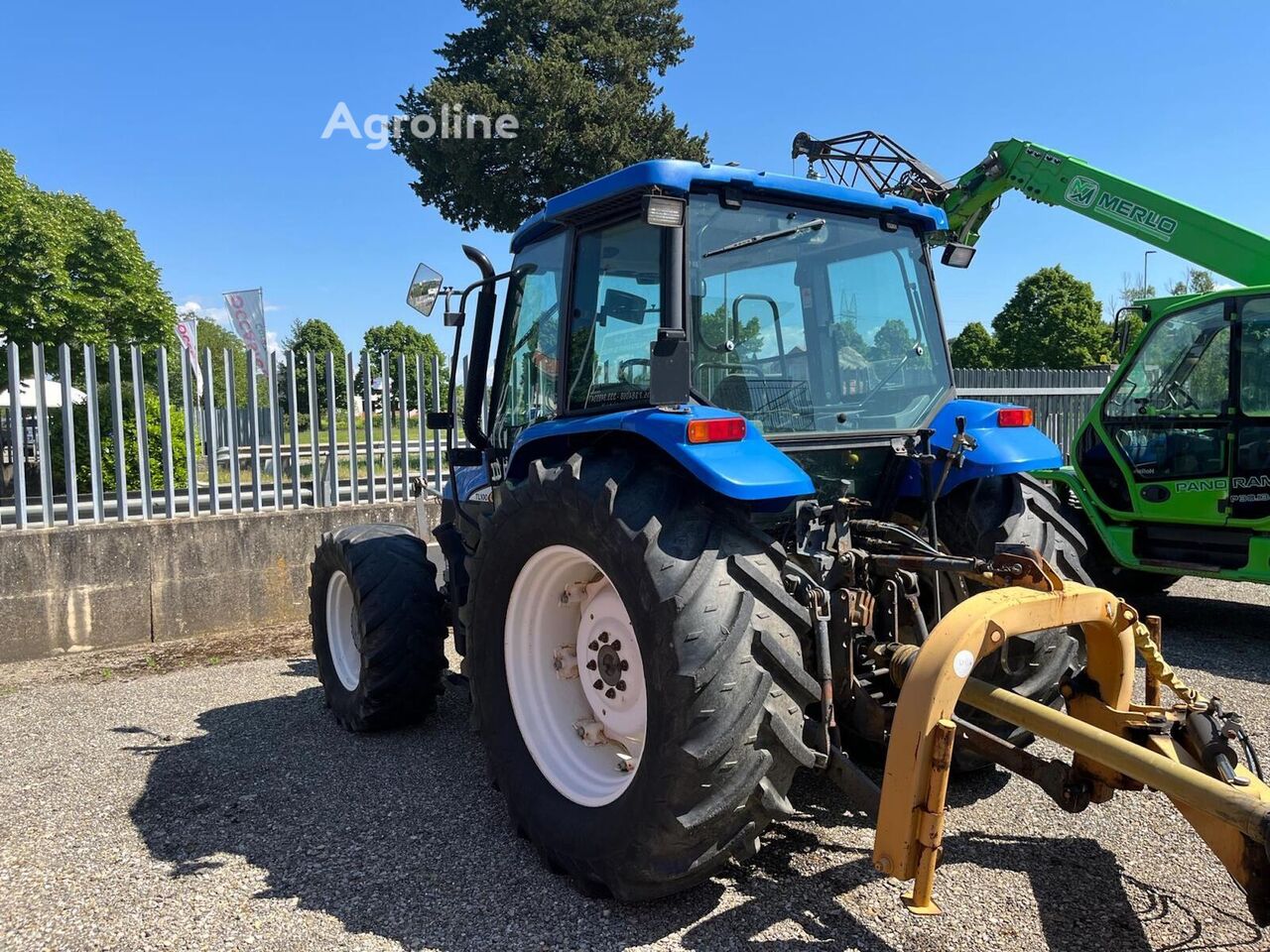 2000 New Holland TL100 Tractor - Wheel for sale — view 4