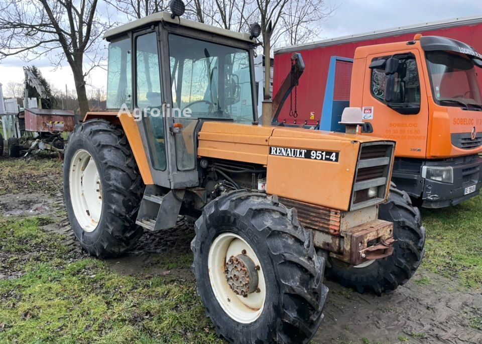 1976 Renault 951-4 Tractor - Wheel for sale — view 2