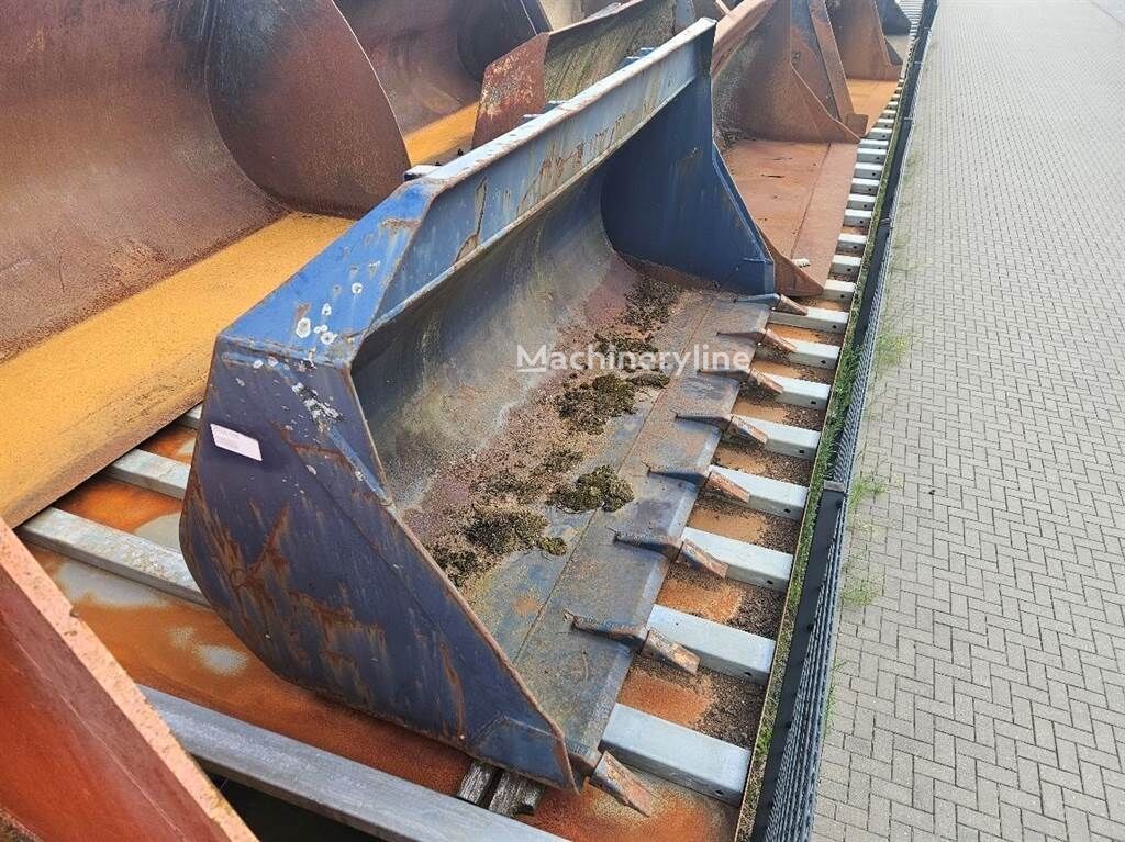 Schaeff SKL863-SKL861- Attachment - Bucket for sale