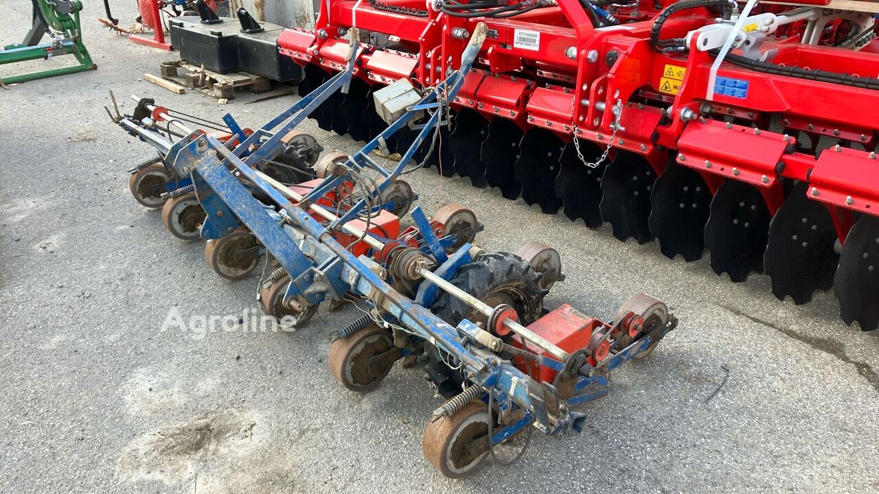 1901 Stanhay 6 Reihig Planting - Seed Drill for sale