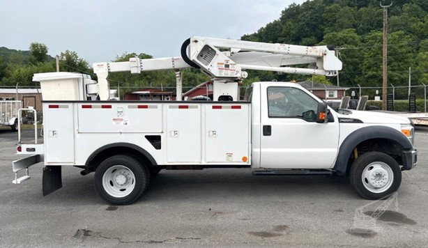 2008 Terex LT38 Bucket Truck for sale — view 4