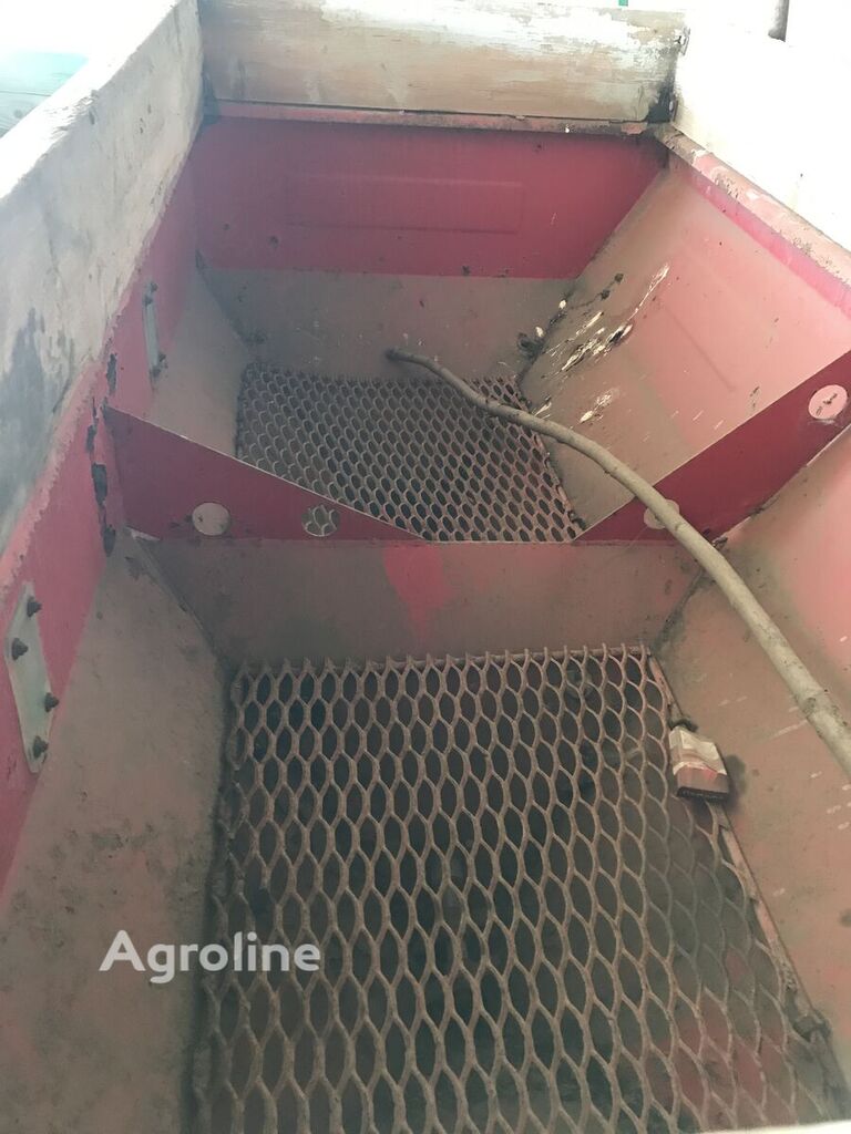 2013 UNIA MX-950 Spreader - Self Propelled for sale — view 3