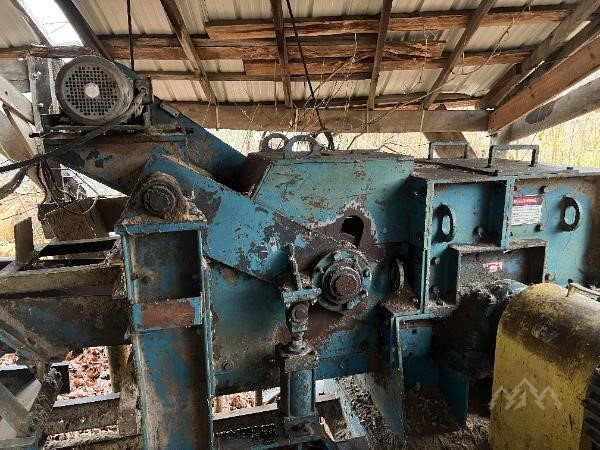 1990 West Salem 2822BH Horizontal Grinder for sale — view 2