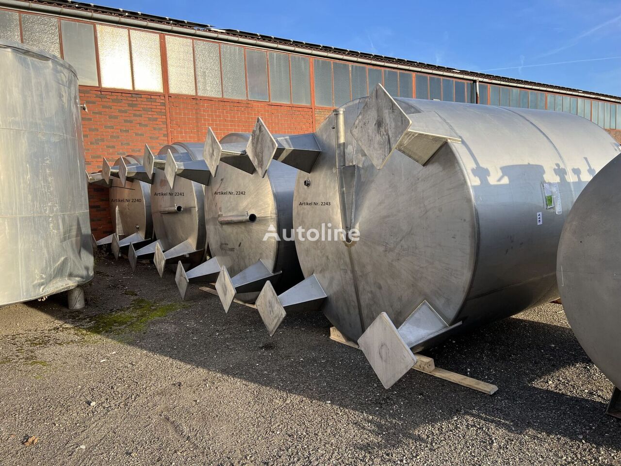 1999 Becker Stainless Stee Tank and Container for sale — view 4