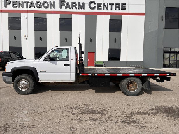 2004 Chevrolet 3500 Flatbed Truck for sale — view 2
