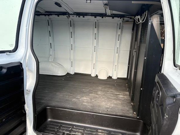 2016 Chevrolet Express 2500 Box Truck for sale — view 3