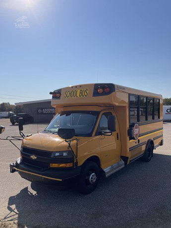 2024 Chevrolet Express 3500 Van - Passenger for sale — view 2