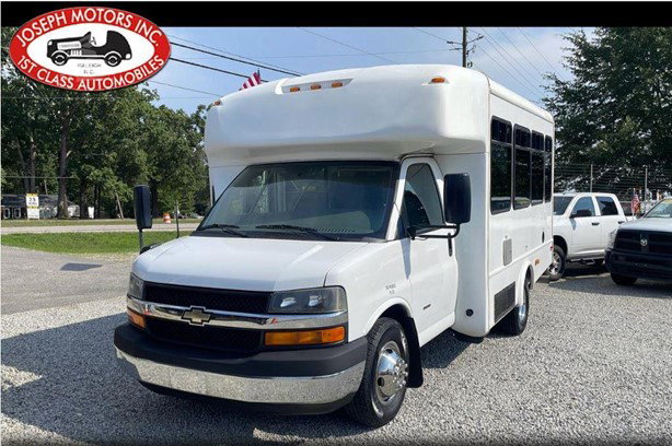 2015 Chevrolet Express 3500 Van - Passenger for sale — view 2