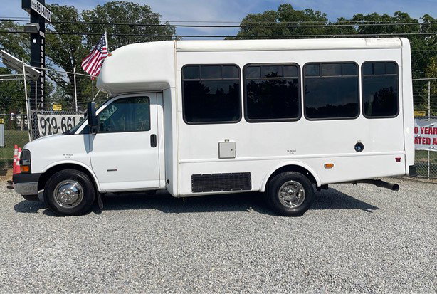 2015 Chevrolet Express 3500 Van - Passenger for sale — view 3