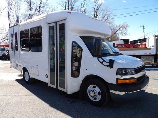 2016 Chevrolet Express 3500 Van - Passenger for sale — view 4