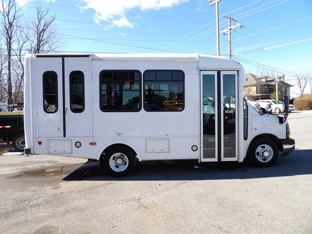 2016 Chevrolet Express 3500 Van - Passenger for sale — view 5