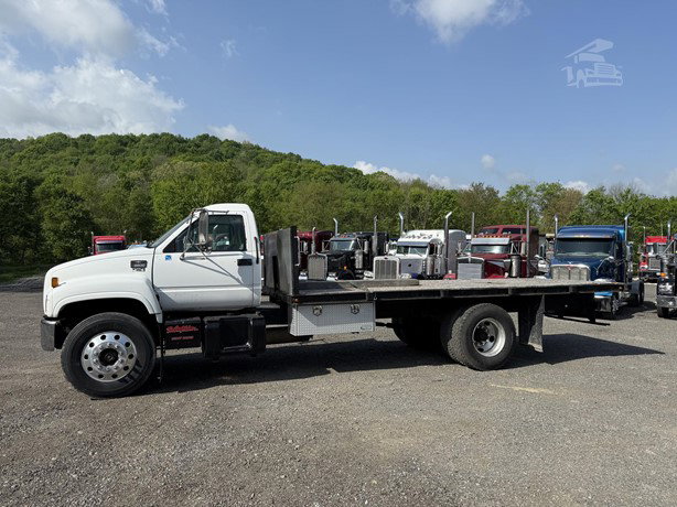 2001 Chevrolet Kodiak C6500 Flatbed Truck for sale — view 2