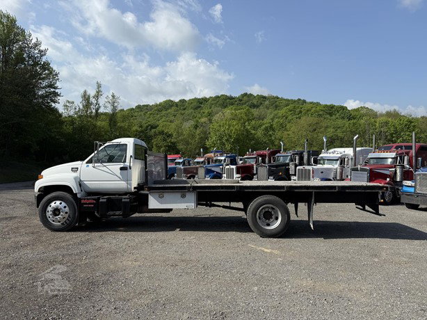 2001 Chevrolet Kodiak C6500 Flatbed Truck for sale — view 3