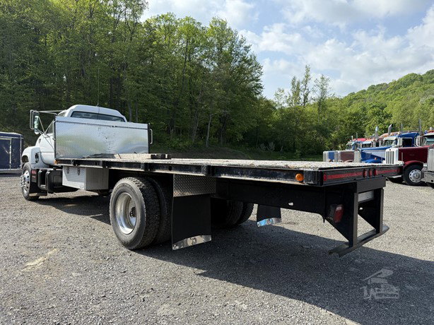 2001 Chevrolet Kodiak C6500 Flatbed Truck for sale — view 5
