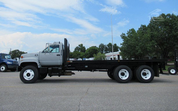 2002 Chevrolet Kodiak C8500 Flatbed Truck for sale — view 4