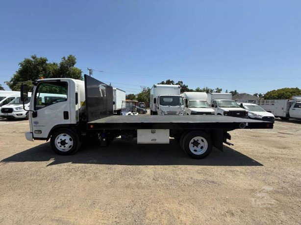 2017 Chevrolet LCF5500HD Flatbed Truck for sale — view 5
