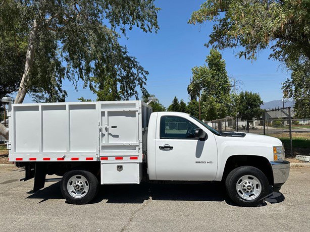 2013 Chevrolet Silverado 2500 Flatbed Truck for sale — view 2