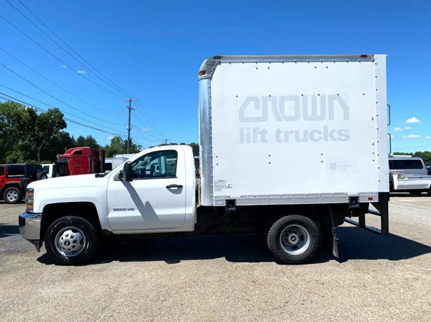 2015 Chevrolet Silverado 3500 Box Truck for sale — view 2