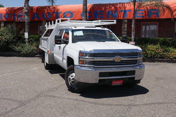 2018 Chevrolet Silverado 3500 Flatbed Truck for sale — view 2