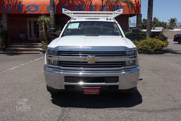 2018 Chevrolet Silverado 3500 Flatbed Truck for sale — view 3