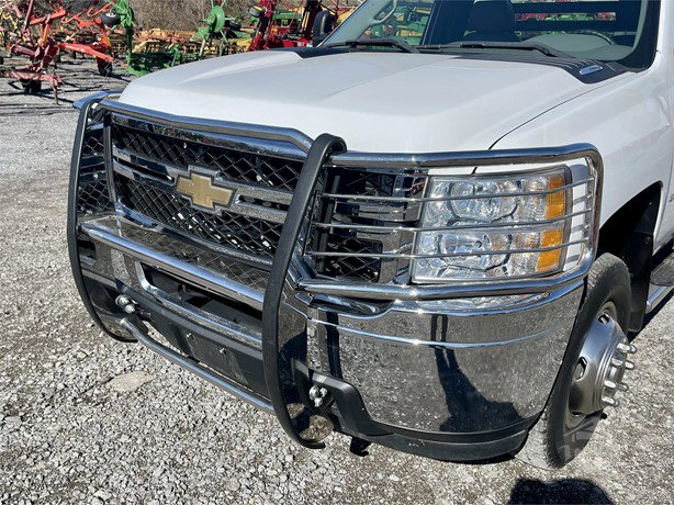 2011 Chevrolet Silverado 3500 Flatbed Truck for sale — view 3