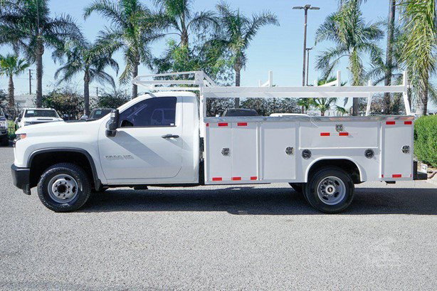 2022 Chevrolet Silverado 3500 Flatbed Truck for sale — view 5