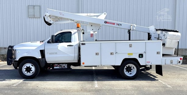 2019 Chevrolet Silverado 6500 Service and Utility Truck for sale — view 2