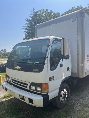 2010 Chevrolet W4500 Box Truck for sale — view 2