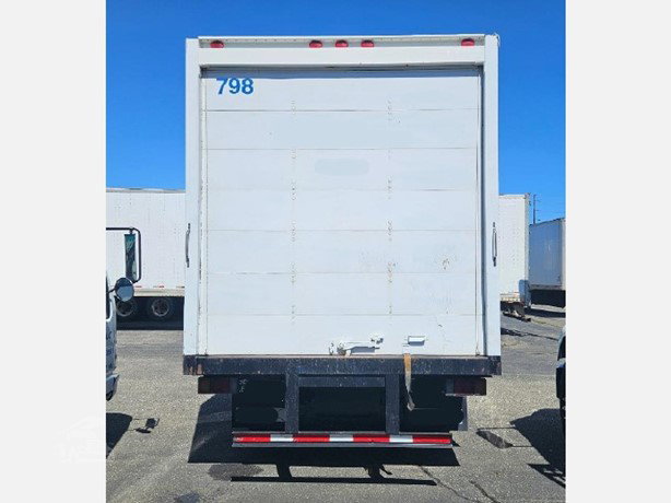 2005 Chevrolet W5 Box Truck for sale — view 3