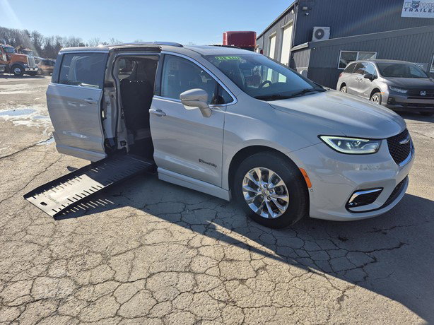 2025 Chrysler Pacifica Van - Passenger for sale