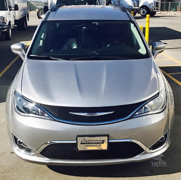2025 Chrysler Pacifica Van - Passenger for sale — view 2
