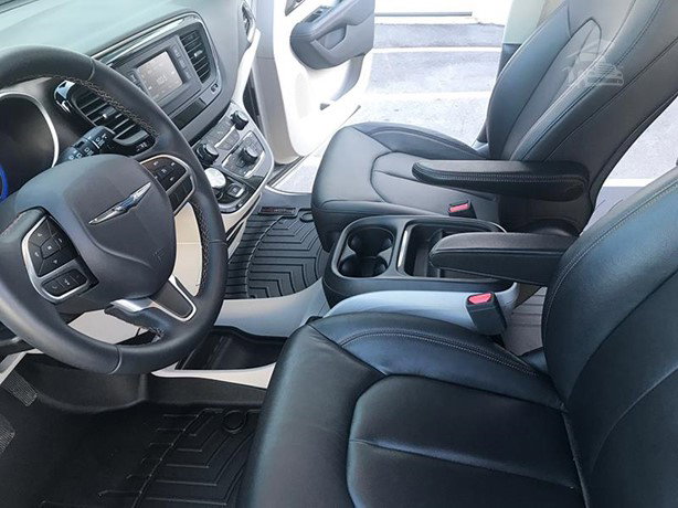 2025 Chrysler Pacifica Van - Passenger for sale — view 4