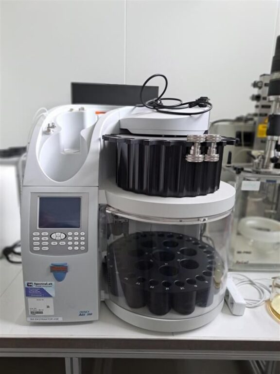 Dionex ASE 350 zaawansowany przyspieszony ekstraktor rozpuszczal Laboratory Equipment for sale
