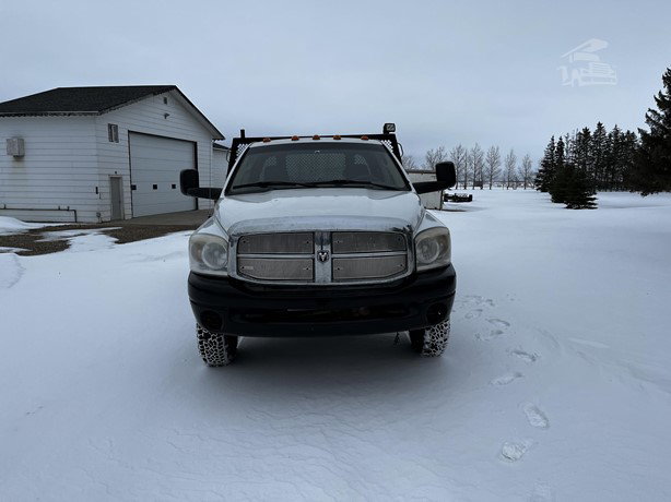 2008 Dodge RAM 3500 Flatbed Truck for sale — view 3