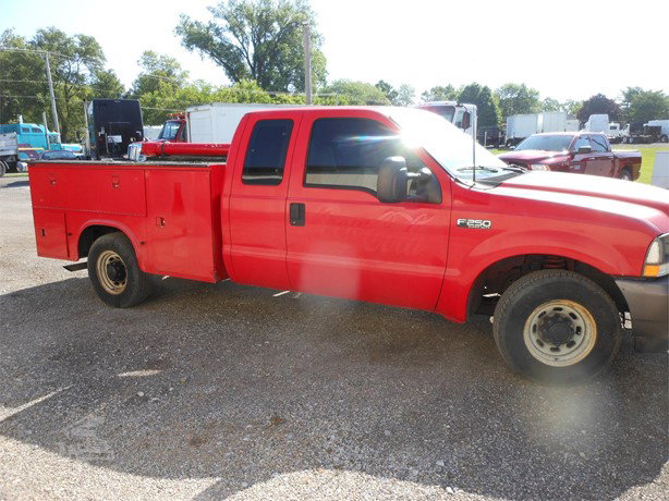 2002 Ford F250 Service and Utility Truck for sale — view 3