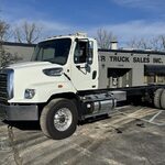 2017 Freightliner 114SD Cab Chassis Truck for sale — view 3