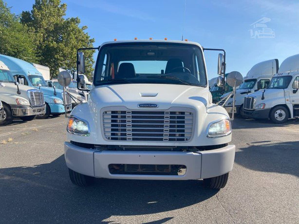 2020 Freightliner Business Class Cab Chassis Truck for sale — view 2
