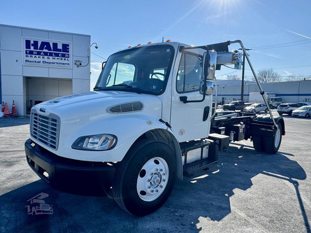 2018 Freightliner Business Class Hook Lift Truck for sale — view 2