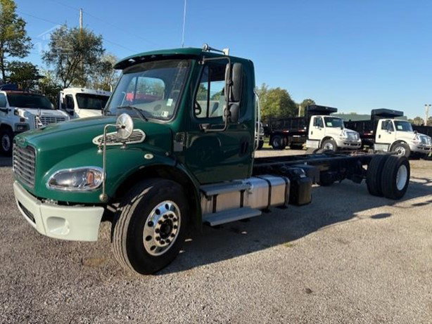 2019 Freightliner Business Class Cab Chassis Truck for sale — view 2