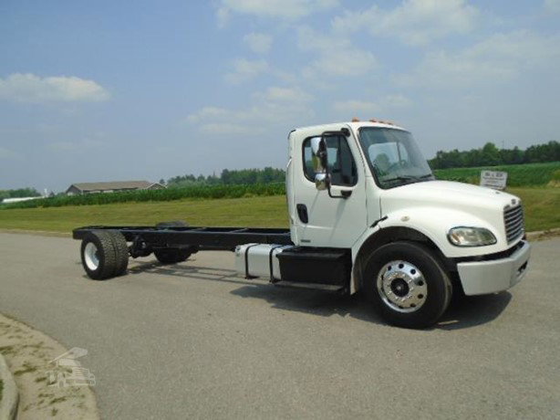 2019 Freightliner Business Class Cab Chassis Truck for sale — view 2