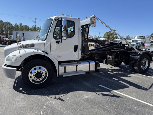 2016 Freightliner Business Class Hook Lift Truck for sale — view 2