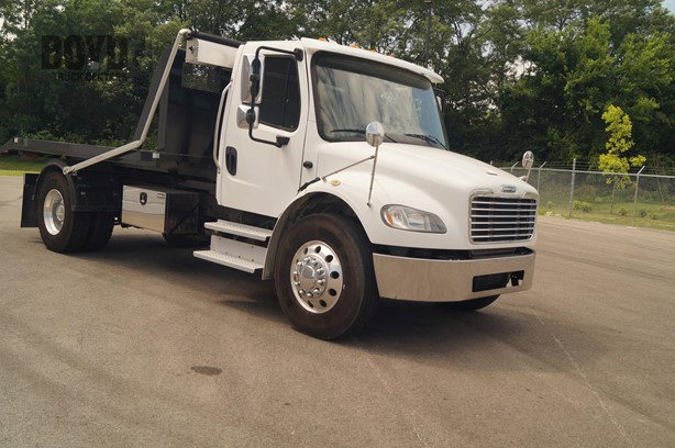 2016 Freightliner Business Class Hook Lift Truck for sale — view 2