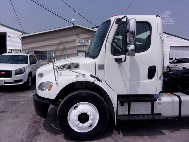 2015 Freightliner Business Class Hook Lift Truck for sale — view 2